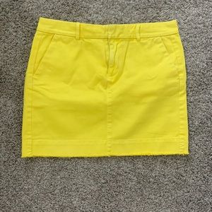 Yellow gap skirt size 0